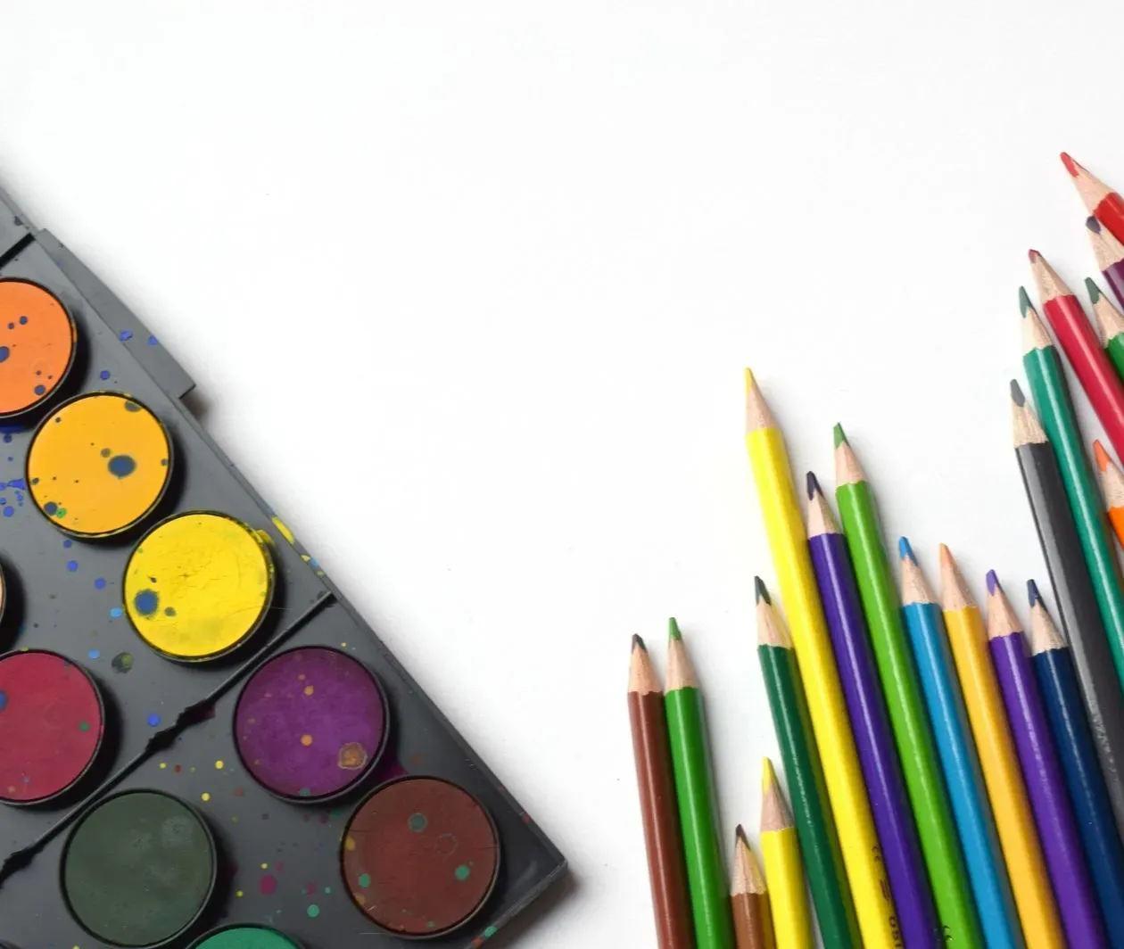 Pictures of Youth: An Introduction to Children's Visual Culture