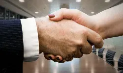 Negociacion exitosa: Estrategias y habilidades esenciales (en espanol)